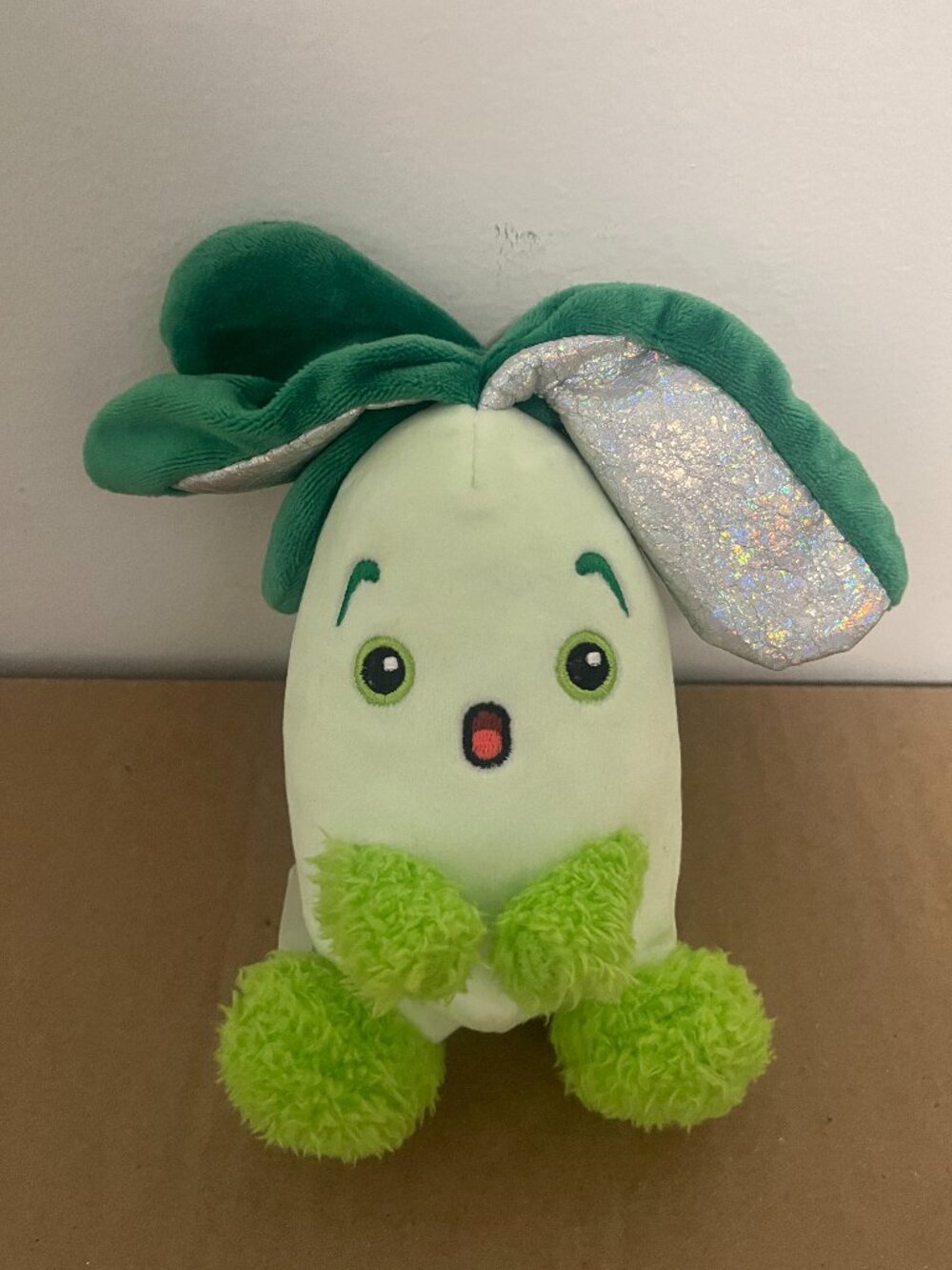 Living On The Veg #4 Wells The Radish Plush Russ Kellytoy 7"